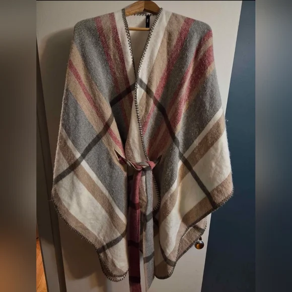 Torrid Belted Ruana - Picture 1 of 3